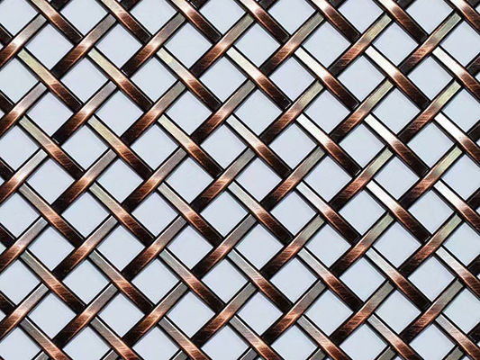 Fabricazione di maglie di maglie di metallo tessuto architettonico