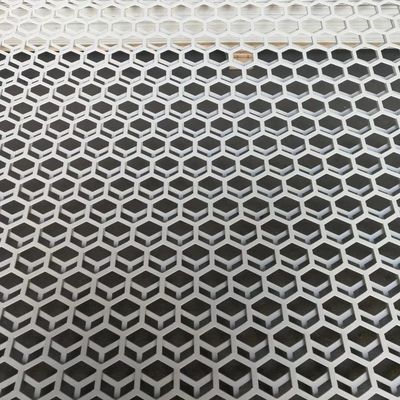 Maglia di acciaio perforato per ferrovie a basso tenore di carbonio