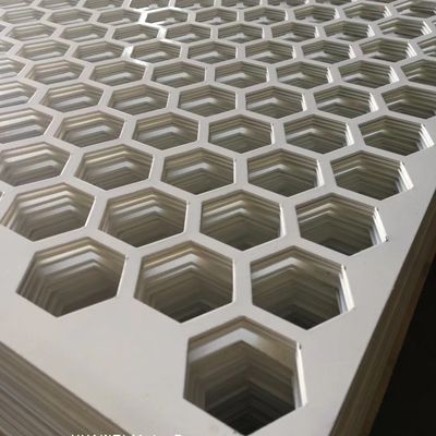 Fogli di acciaio galvanizzato perforato di 1,5 m, 1,6 m, 1,7 m di lunghezza per uso decorativo