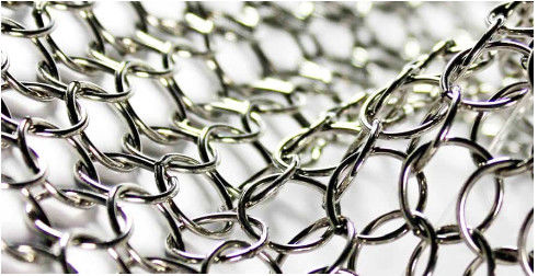Soluzione di divisione dello spazio Maglia di schermo decorativa d'argento con caratteristiche durevoli